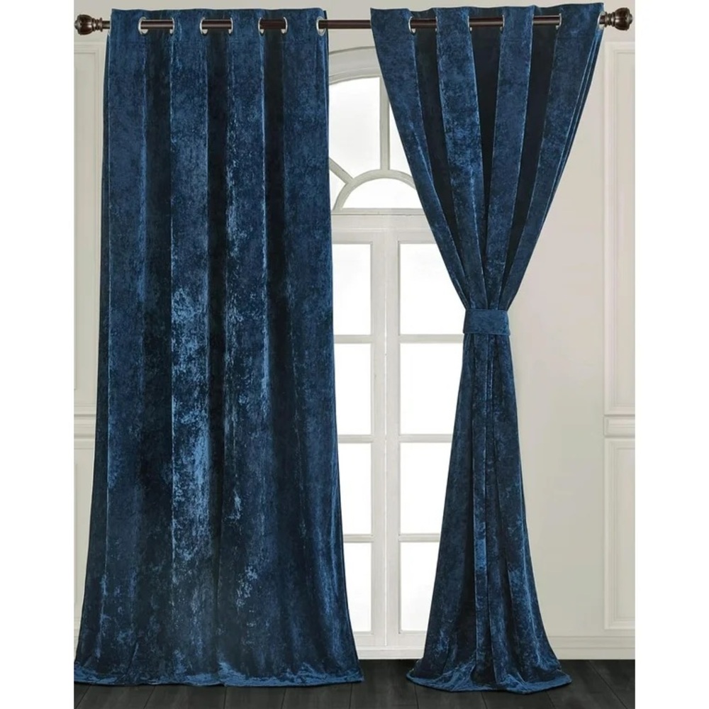 Elegant Blue Velvet Curtain set - Picture 2 of 8